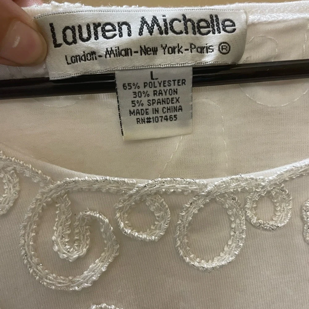 Lauren Michele EUC short sleeve white top - Picture 2 of 4